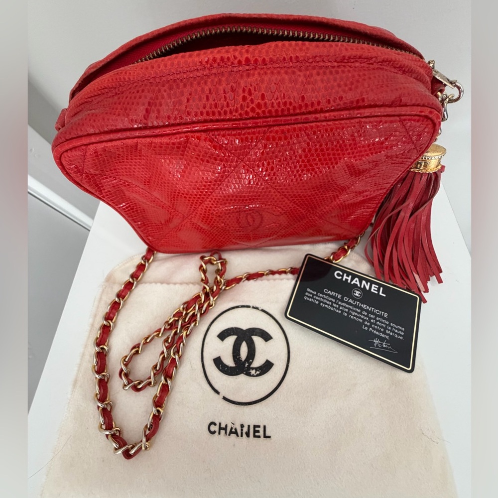 CHANEL Camera Bag Red Exotic Lizard w/ Tassel, Chain Strap - Vintage - Picture 16 of 16